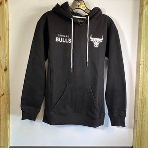 Unisex Chicago Bulls Fanatics Black Elements Super Soft Fleece Pullover Hoodie